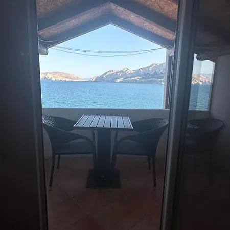 “journal” App Centar, Blizu Plaze. * Baška